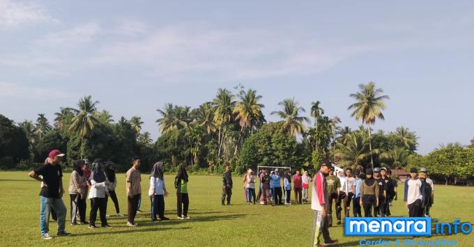 3 Orang Babinsa Koramil 07/ Pauh Kambar Melatih PBB Paskibra Tingkat Kecamatan Nan Sabaris