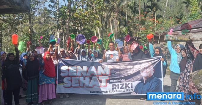 Beri Perhatian Pada Lansia, Calon Bupati Lima Puluh Kota Rizki Kurniawan (RKN) Senam...