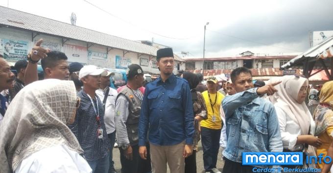 Cawako Erman Safar  Kunjungi Pedagang di Pasar Aur Kuning Bukittinggi