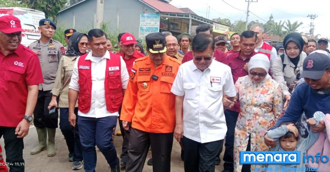 Ketua PMI Pusat Jusuf Kalla, Tinjau Langsung Bencana Alam di Sumatera Barat
