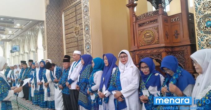 Ketum BKMT Syifa Fauziah Saksikan Acara Dakwis Dan Lantik Pengurus Wilayah Sumbar...