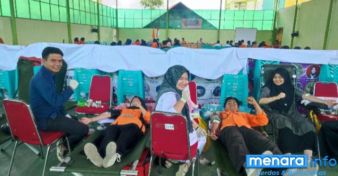 Kegiatan donor darah sedang berlangsung