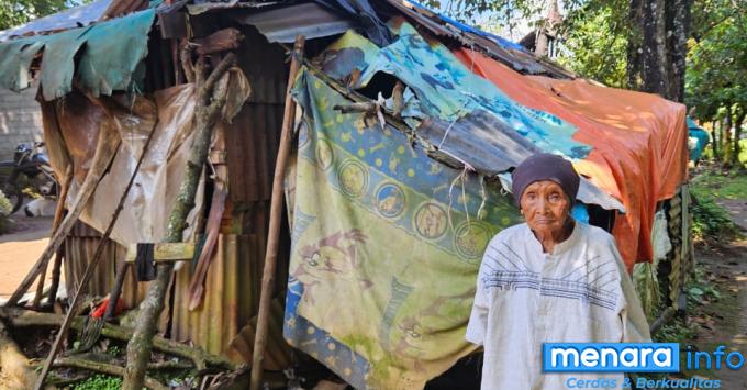 Memilukan, Nenek 83 Tahun Tinggal  di Rumah Mirip Kandang Ternak