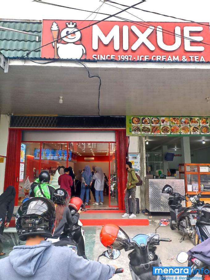 Mixue Tarok Sedang Grand Opening Diserbu Pembeli