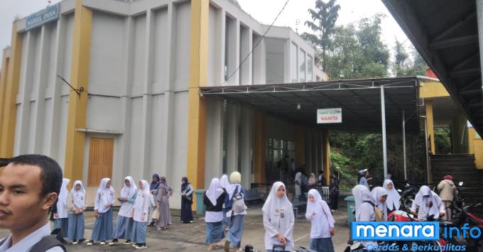 Siswa SMA 1 X Koto ikuti Pesantren Ramadhan , berkoloborasi...