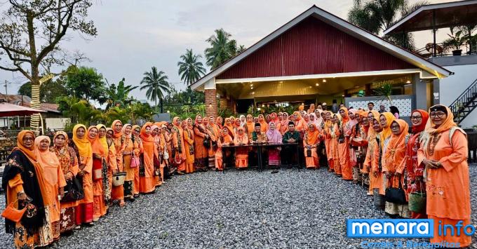 Ratusan Bundo Kanduang Koto Nan Ompek Dukung Almaisyar Jadi Walikota Payakumbuh