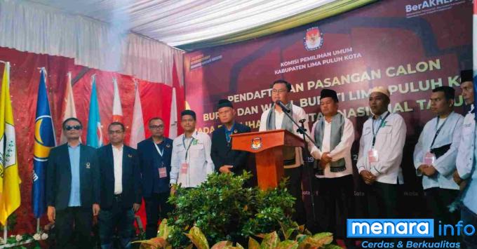 Resmi Mendaftar Ke KPU Lima Puluh Kota, Iring Iringan Simpatisan RKN-Ferizal Ridwan...