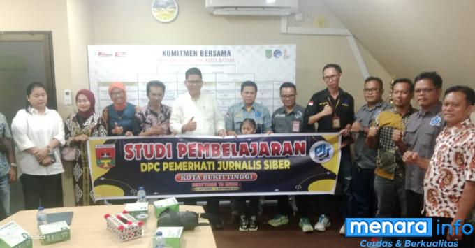 Rombongan DPC PJS Kota Bukittinggi Studi Pembelajaran Ke Kota Batam