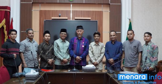 Terus Perjuangkan Kepentingan Rakyat, Bupati Safaruddin Dampingi Wali Nagari dan Tokoh...