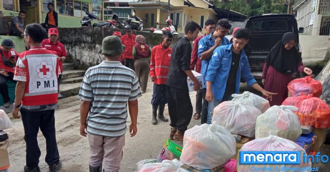 Warga Ngarai terdampak Banjir Akibat Luapan Air Ngarai Sianok Mendapat Bantuan