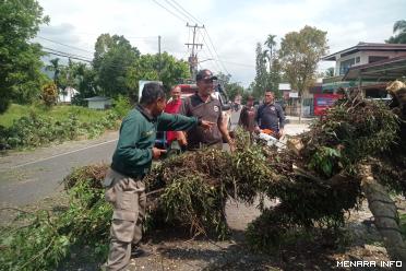 Cergap Tanggap Personil BPBD Kota Padang Atasi Hambatan...