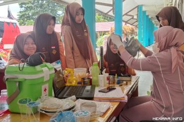 Siswa SMAN 4 Bukittinggi antusias donor darah