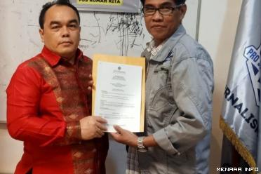 Ketua Umum DPP PJS menyerahkan SK Ketua Dewan Pakar DPP PJS...