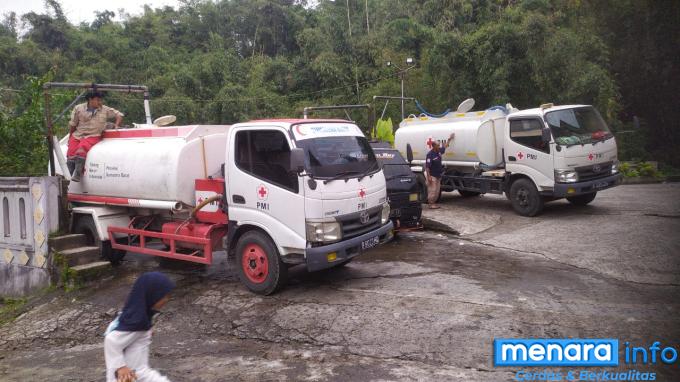 Bantuan Mobil Tangki Air Bersih dari PMI Provinsi Sumatera Barat