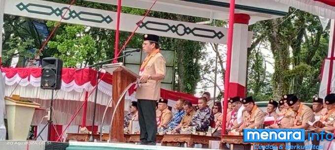 Sekjen Kwarnas Dr. Bachtiar pada saat membuka dan memberikan sambutan mewakili Ketua Kwarnas